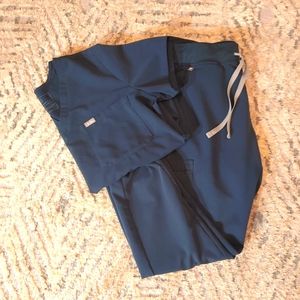 Figs dark harbor catarina top and zamora joggers